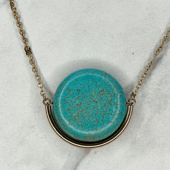 Gold Tone Faux Turquoise Spinning Pendant Necklace - Picture 3 of 11
